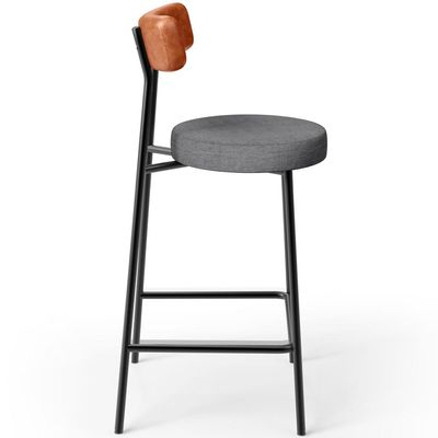 Banqueta Baixa Cozinha Sala Jantar Milão L02 Couríssimo Camel Linho Cinza Escuro  - Lyam Decor
