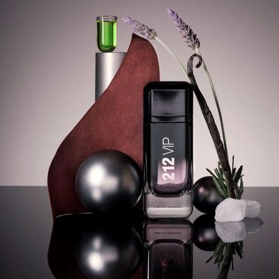 212 Vip Black Carolina Herrera Perfume Masculino Eau de Parfum 100ml Importado Único / Incolor