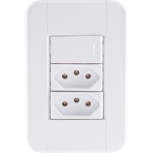 Conjunto 4x2 com 1 Interruptor Simples 10 A 250 V e 2 Tomadas 2P+T 10 A 250 V Tramontina Tablet Branco Conjunto 4x2 com 1 Interruptor Simples 10 A 250 V e 2 Tomadas 2P+T 10 A 250 V Tramontina Tablet Branco