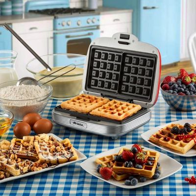 MÁQUINA DE WAFFLE ARIETE RETRÔ PARTY TIME VERMELHA 700W 127V 00C197309ARBR