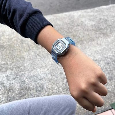 Relógio Casio Masculino Ref:La-20whs-2adf Infantil Digital Azul Translúcido