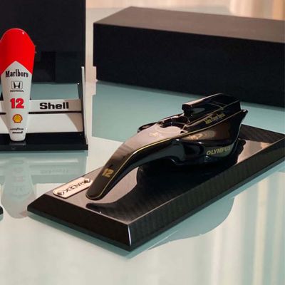 Miniatura de Quadro Decorativo 33cm x 12,5cm Carro F1 Snn 98T Preto G53 - Gran Belo