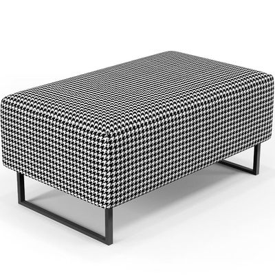 Kit 02 Puffs Decorativo Sala de Estar Cléo W01 Base Ferro 90 cm Suede Pied Poule - Lyam Decor