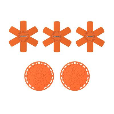 KIT LE CREUSET 3 PROTETORES E 2 SUPORTES PARA PANELA LARANJA