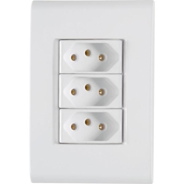 Conjunto 4x2 com 3 Tomadas 2P+T 10 A 250 V Tramontina Liz Branco Conjunto 4x2 com 3 Tomadas 2P+T 10 A 250 V Tramontina Liz Branco