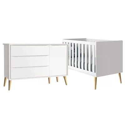 Quarto Com Berço Theo E Cômoda Com Porta Branco Fosco E Pés Madeira Natural - Reller Móveis Branco Fosco
