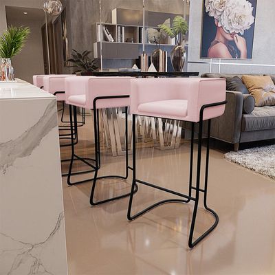 Kit 02 Banquetas Decorativas Fixa Base de Aço Preto Betina D02 Veludo Rosê C-305- Lyam Decor