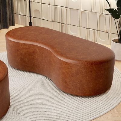 Puff Decorativo Orgânico para Living Quarto 140cm Orbit W01 Couríssimo Camel - Lyam Decor