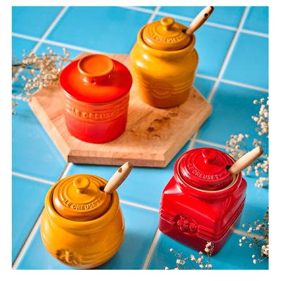 POTE PARA GELEIA LE CREUSET EM CERÂMICA PREMIUM COM COLHER VERMELHO 91020000060000