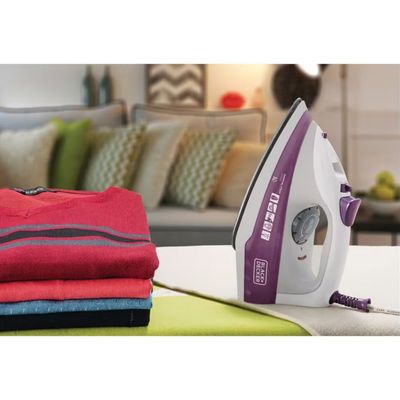 Ferro a Vapor Black+Decker FX100 com Spray Roxo e Branco / 110V