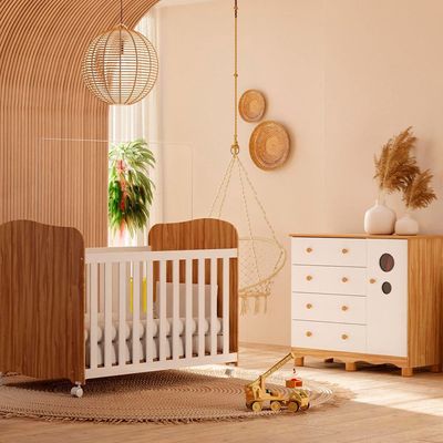 Berço Americano + Cômoda Infantil Peroba Duda Plus com 1 Porta, 4 Gavetas e 1 Prateleira - 95,3cm de largura Amêndoa com Branco