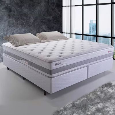 Cama King Size Herval Vitalle com Revestimento em Tecido Poliéster, Laterais com Bordado Matelassê e Colchão com Molas Maxpring Cinza