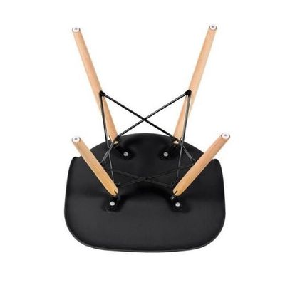 Conjunto De Mesa De Jantar Eames Eiffel Redonda 120cm Tampo De Madeira Preto Com 4 Cadeiras Pretas