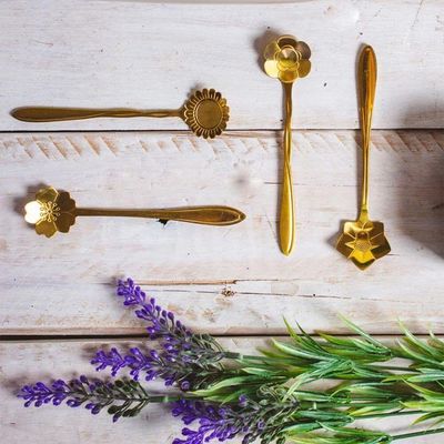 Conjunto 4 Colheres Chá Flores Aço Inox Dourado