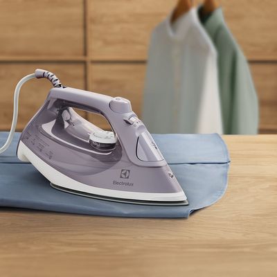 Ferro de Passar a Vapor e a Seco Electrolux Lavanda Experience com PowerVapour (ESI50) 127V