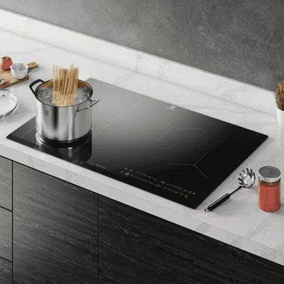Cooktop 4 Bocas de Indução Electrolux Expert com Flexi Cook e Timer (IE8FB) 220V