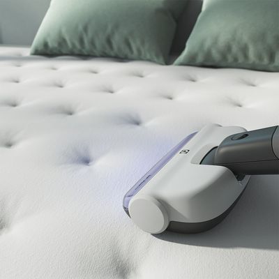 Aspirador de Pó Vertical Sem Fio Electrolux Expert Tecnologia UV até 45 min Branco (ERG50) Bivolt