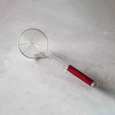 ESCUMADEIRA EM AÇO INOX VERMELHA COM ALÇA KITCHENAID KAG010OHERE