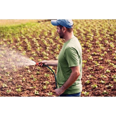 Mangueira Flex Para Jardim Tramontina Verde Com Faixa Preta Em Pvc 4 Camadas 15 M Com Engate Rosqueado E Esguicho