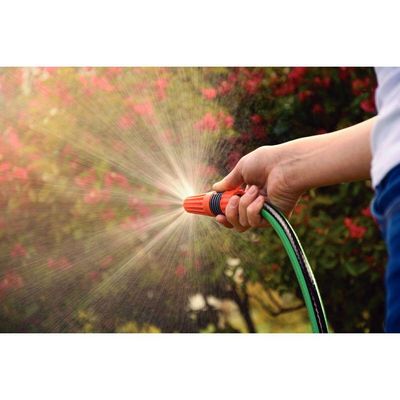 Mangueira Flex Para Jardim Tramontina Verde Com Faixa Preta Em Pvc 4 Camadas 25 M Com Engate Rosqueado E Esguicho