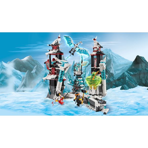 LEGO Ninjago - Castelo do Imperado Abandonado - 70678 LEGO 70678