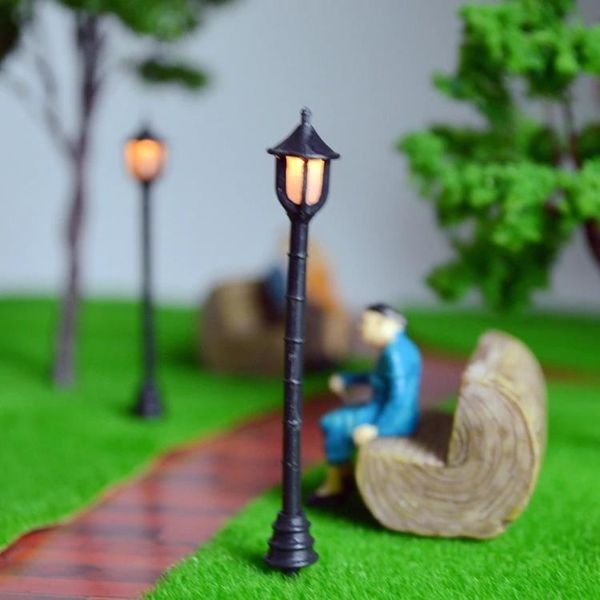 Poste De Jardim Para Maquete - 6.5V - 1/100 C/5 Lima Hobbies Poste De Jardim Para Maquete - 6.5V - 1/100 C/5 Lima Hobbies