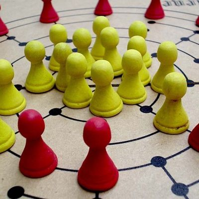 Jogo de Tabuleiro Siege em Madeira - Oficina de Criação Mitra