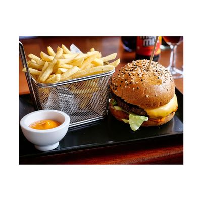 Bandeja Preta e Cestinha Inox Fritas Burger Bar Restaurante
