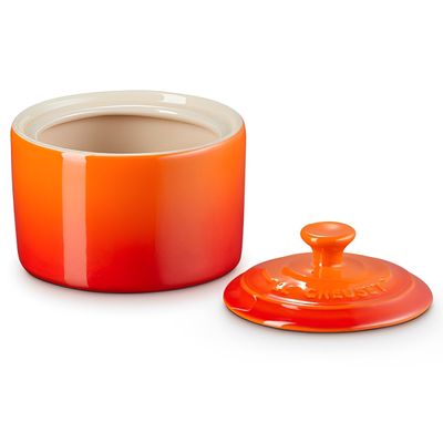 KIT LE CREUSET AÇUCAREIRO POTE DE MANTEIGA 2 CANECAS BISTRÔ 400ML E CHALEIRA DEMI 1L LARANJA