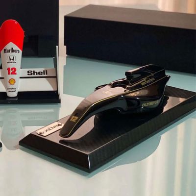 Miniatura Decorativa Mesa/Parede Carenagem Carro Fórmula 1 Lotus 98T Senna G53 - Gran Belo