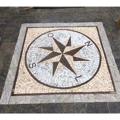 Rosa Dos Ventos Em Mosaico Com Letras Miolo Orientável Tamanho 80cm