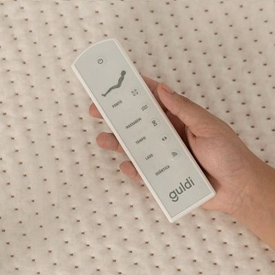 Colchão Casal Guldi Comfort com Massageador Quântico Molas Ensacadas (30x138x188) Branco e Bege