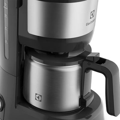 Cafeteira Elétrica Electrolux Efficient ECM12 15 Xícaras 600ml Preto e cinza / 110V