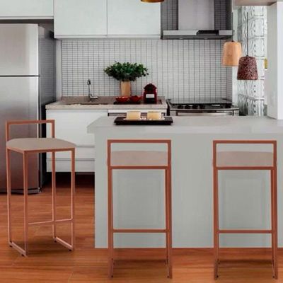 Kit 4 Banquetas Industrial Premium Alta Bar Cozinha Bistrô Em Aço Dori Cobre Assento Suede Bege Marrom