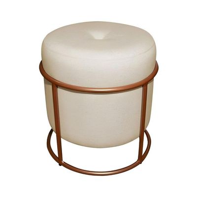 Puff Decorativo Redondo Para Sala Argola Serena Bege Base Pés bronze tecido linho