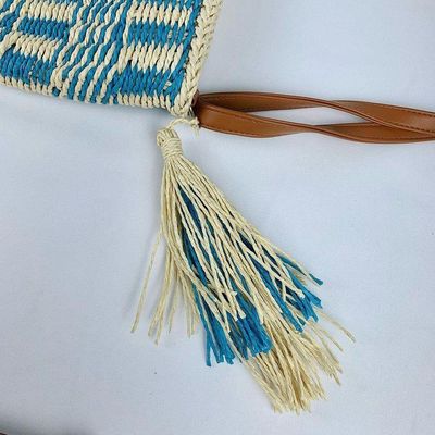 Bolsa De Palha Artesanal Feminina Tiracolo Com Alça Transversal Moda Praia Verão Com Pom Pom azul