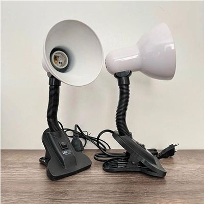 Luminária De Mesa Com Presilha Articulada Branca Entrada E27 Bivolt Para Escritório