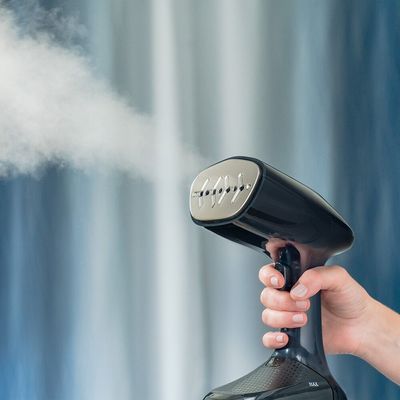 Vaporizador Portátil Passadeira a Vapor Reservatório 240ml GCSTES-101 Oster Grafite / 110V