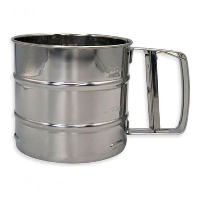 Caneca Peneira Polvilhadora Com Tela E Mexedor - Aço Inox A Solução Perfeita Para Peneirar, Polvilhar E Mexer Ingredient