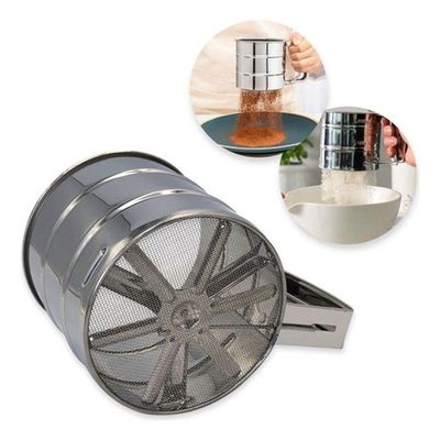 Caneca Peneira Polvilhadora Com Tela E Mexedor - Aço Inox A Solução Perfeita Para Peneirar, Polvilhar E Mexer Ingredient