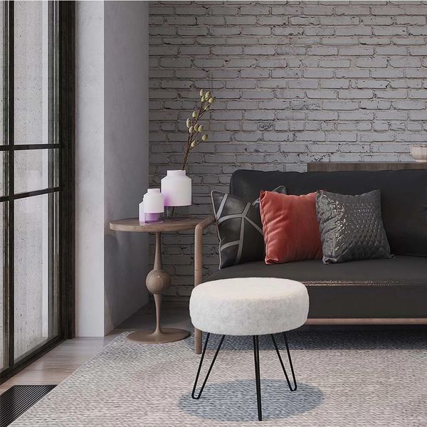 Puff Pé Palito Ferro Pêlo Curto 38x38cm Cru Puff Pé Palito Ferro Pêlo Curto 38x38cm Cru