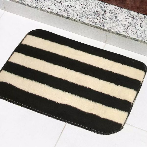 Tapete de Banheiro Tapetes Júnior Topázio em Polipropileno 40x60cm Preto Tapete de Banheiro Tapetes Júnior Topázio em Polipropileno 40x60cm Preto