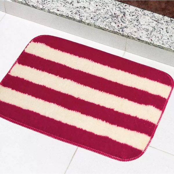 Tapete de Banheiro Tapetes Júnior Topázio em Polipropileno 40x60cm Bordô Tapete de Banheiro Tapetes Júnior Topázio em Polipropileno 40x60cm Bordô