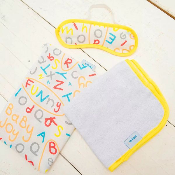 Kit Incomfral Festa do Pijama com Necessáire, Toalhinha e Tapa-Olho Estampa Unissex Kit Incomfral Festa do Pijama com Necessáire, Toalhinha e Tapa-Olho Estampa Unissex