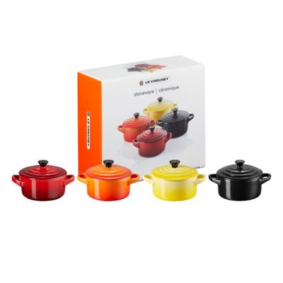 KIT LE CREUSET 4 MINI COCOTTES PEG PRETO SALEIRO/PIMENTEIRO E MOEDOR PIMENTAL/SAL COLORIDOS