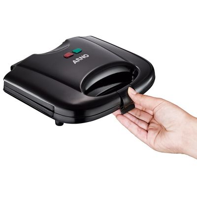 Sanduicheira Arno SACB com Placas Antiaderente Preto / 110V