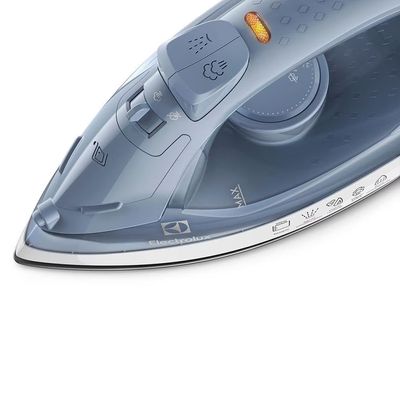 Ferro de Passar a Vapor Electrolux Efficient ESI10 com Spray e Base Antiaderente Azul / 110V