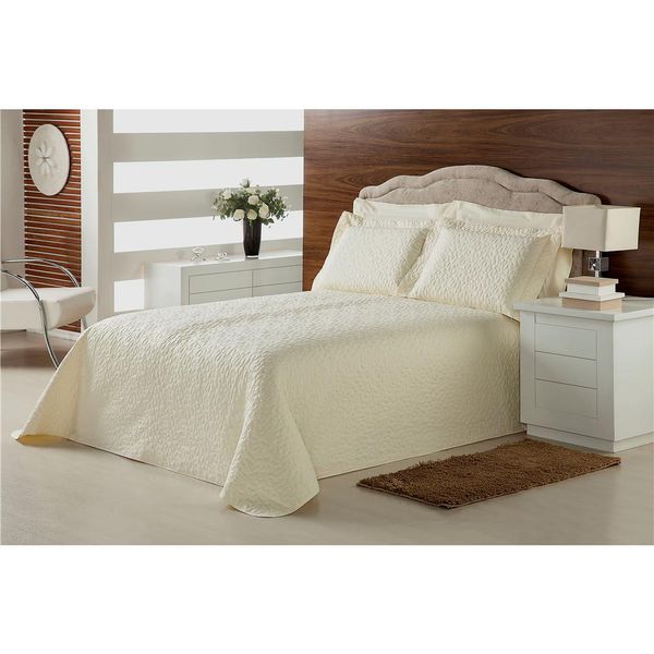 Colcha Matelassê Solteiro Plumasul em Poliéster e Microfibra com Soft Touch 2 Peças Bege Colcha Matelassê Solteiro Plumasul em Poliéster e Microfibra com Soft Touch 2 Peças Bege