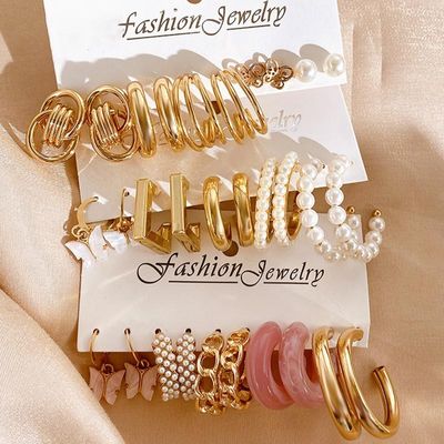 Conjunto de Brincos Elegantes com Pérolas, Ouro e Prata para Mulheres 44