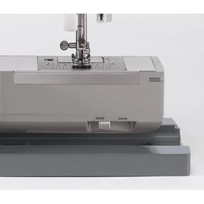 Máquina de Costura Facilita Pro 4423 Singer Cinza / 220V